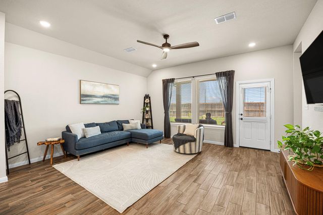 10419 Hay Meadow Drive, Iowa Colony, TX 77583