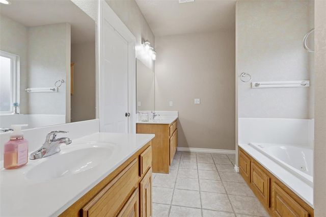 1603 Windmill Ridge Drive, Shawnee, OK 74804