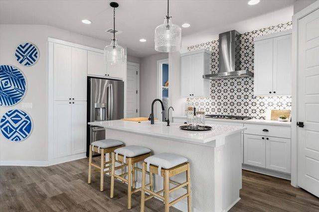 6508 Velvet Leaf LN, Buda, TX 78610