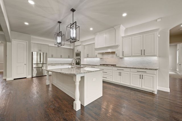 208 Saint Tropez Drive, Southlake, TX 76092