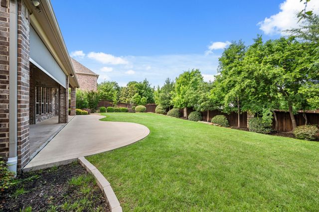 208 Saint Tropez Drive, Southlake, TX 76092