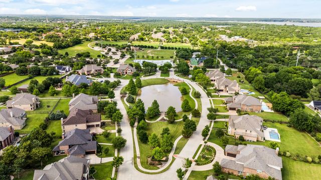 208 Saint Tropez Drive, Southlake, TX 76092