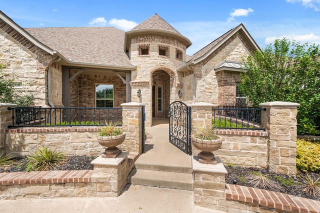 208 Saint Tropez Drive, Southlake, TX 76092