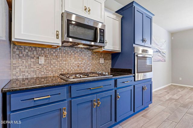 7425 GLACIER Drive, El Paso, TX 79911