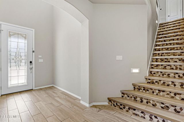 7425 GLACIER Drive, El Paso, TX 79911