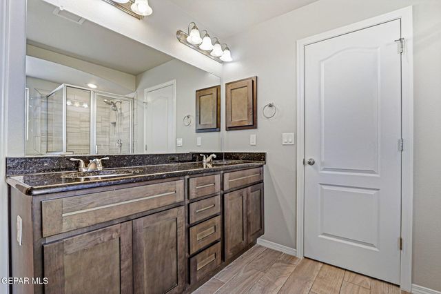 7425 GLACIER Drive, El Paso, TX 79911