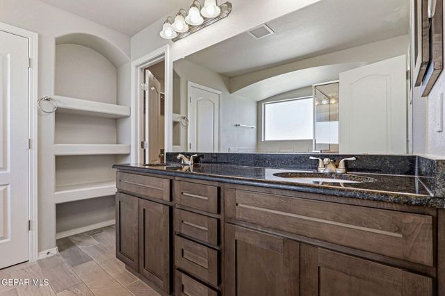 7425 GLACIER Drive, El Paso, TX 79911
