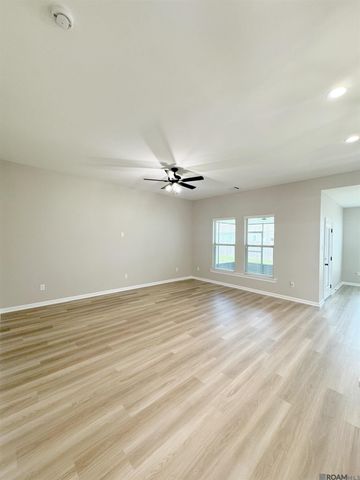 28317 Merrimack Dr, Denham Springs, LA 70726