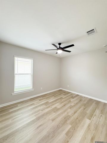 28317 Merrimack Dr, Denham Springs, LA 70726