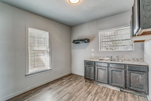 1526 Burnet, San Antonio, TX 78202