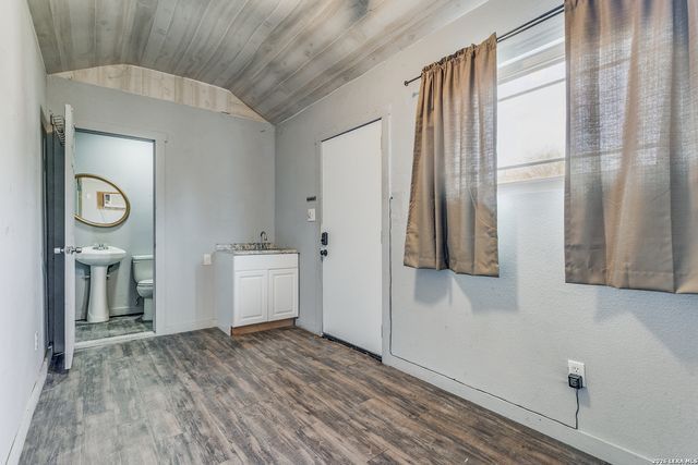 1526 Burnet, San Antonio, TX 78202