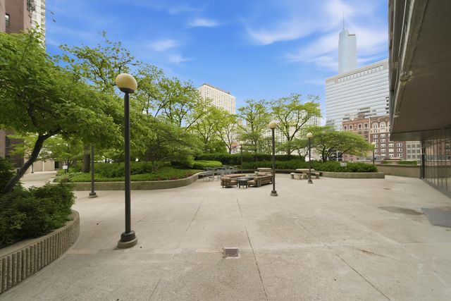 10 E Ontario Street 4506, Chicago, IL 60611
