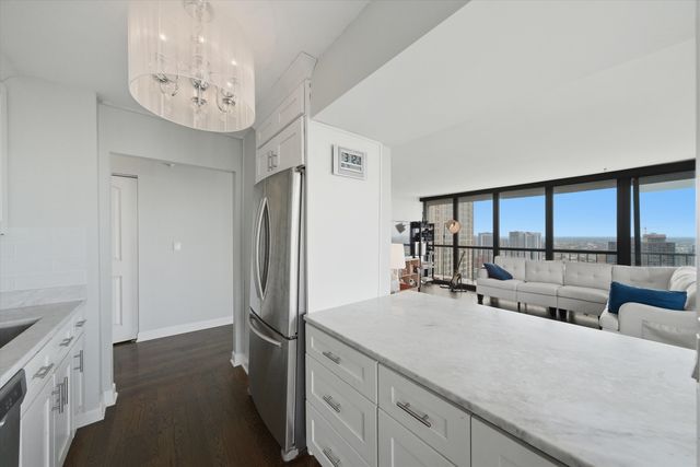 10 E Ontario Street 4506, Chicago, IL 60611