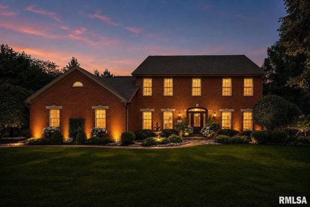 933 W GRAND OAK Drive, Peoria, IL 61615