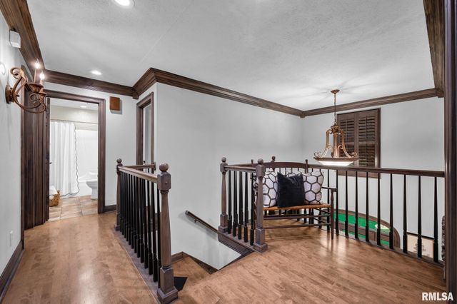 933 W GRAND OAK Drive, Peoria, IL 61615