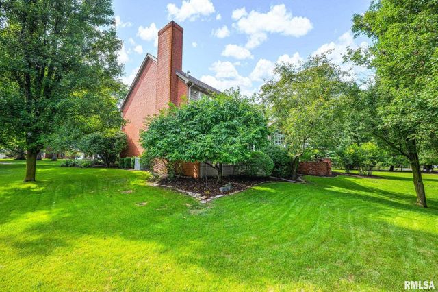 933 W GRAND OAK Drive, Peoria, IL 61615
