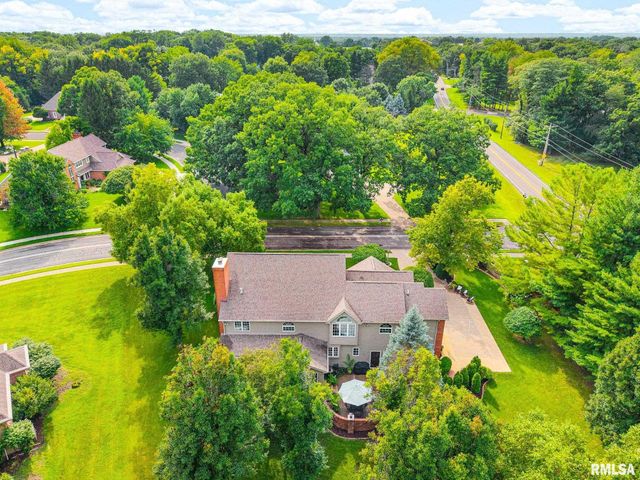 933 W GRAND OAK Drive, Peoria, IL 61615