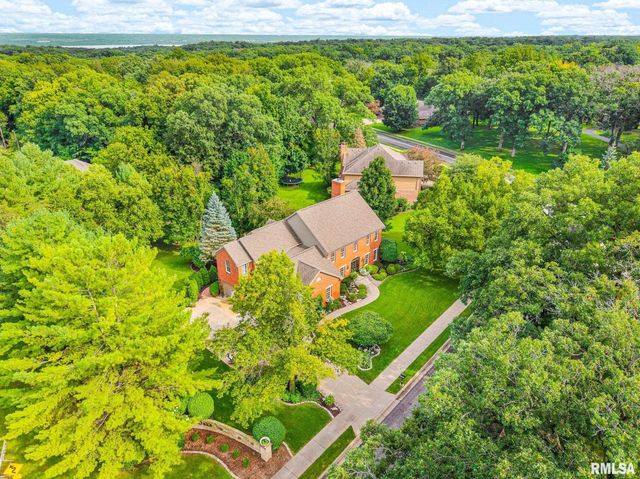933 W GRAND OAK Drive, Peoria, IL 61615