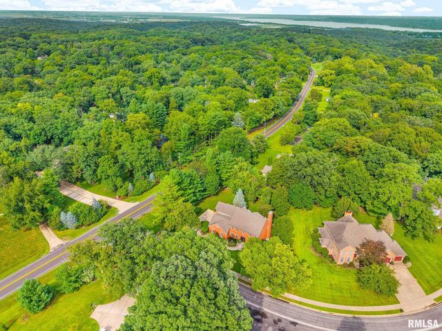 933 W GRAND OAK Drive, Peoria, IL 61615