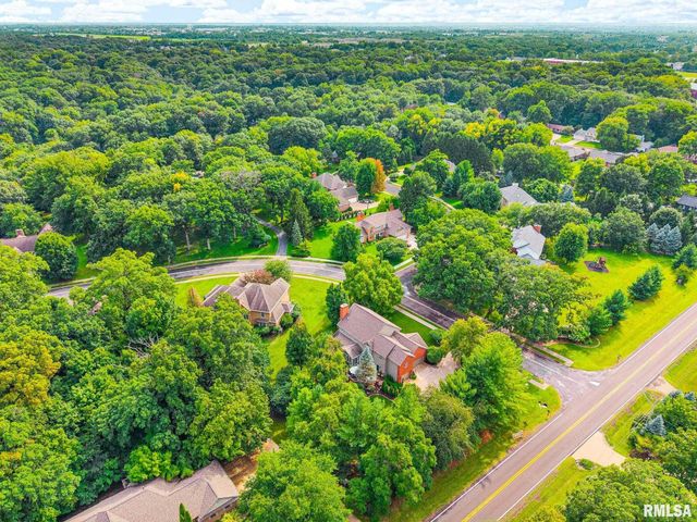 933 W GRAND OAK Drive, Peoria, IL 61615