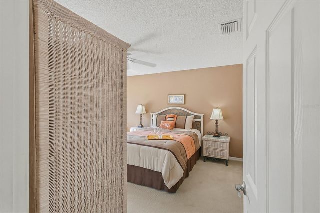 867 OVIEDO ROAD, Lady Lake, FL 32159