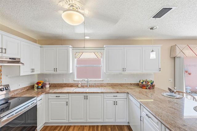 867 OVIEDO ROAD, Lady Lake, FL 32159