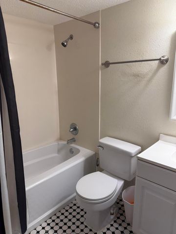 201 E College Boulevard 59, Niceville, FL 32578