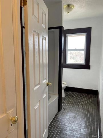 2911 Glendale Street, Detroit, MI 48238