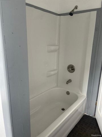 2911 Glendale Street, Detroit, MI 48238