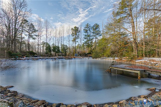 17801 Stage Rd, Barhamsville, VA 23011