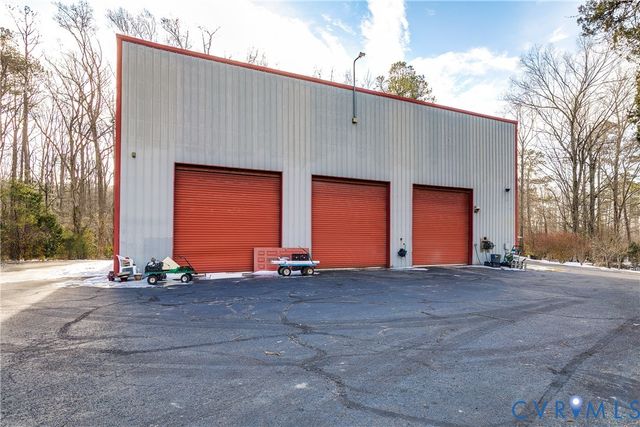 17801 Stage Rd, Barhamsville, VA 23011