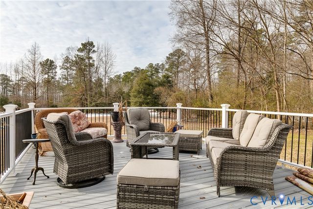 17801 Stage Rd, Barhamsville, VA 23011