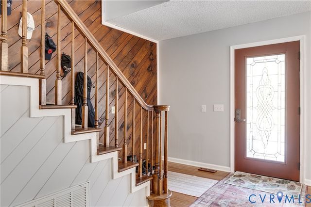 17801 Stage Rd, Barhamsville, VA 23011