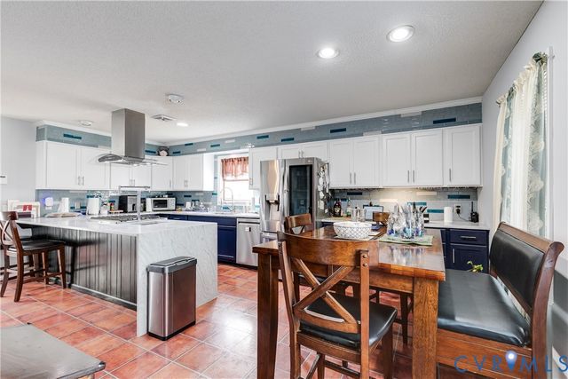 17801 Stage Rd, Barhamsville, VA 23011