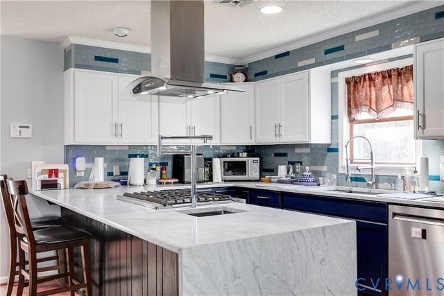 17801 Stage Rd, Barhamsville, VA 23011