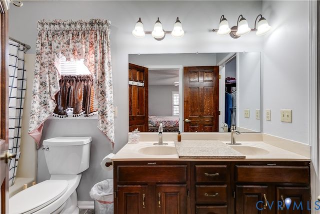 17801 Stage Rd, Barhamsville, VA 23011