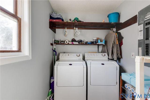 17801 Stage Rd, Barhamsville, VA 23011