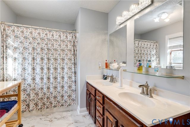 17801 Stage Rd, Barhamsville, VA 23011