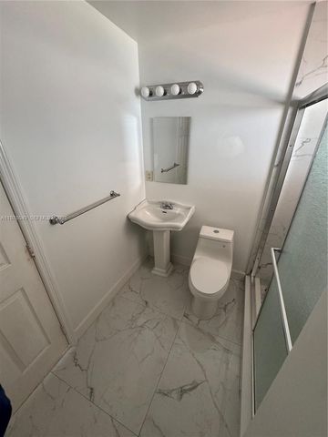 5255 NW 181st Ter 5255, Miami Gardens, FL 33055