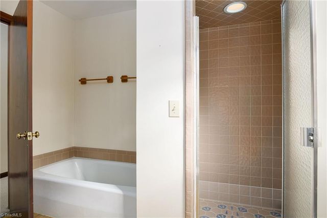 3 Cascade Court, Greensboro, NC 27410