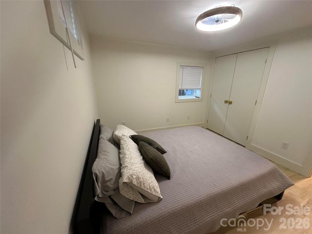 10 Oakwood Drive, Weaverville, NC 28787