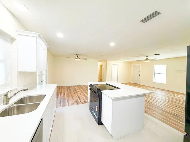 3732 NE 28TH COURT, Ocala, FL 34479