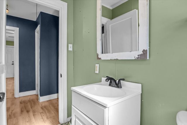 102 Sutton Ave, Waverly, TN 37185