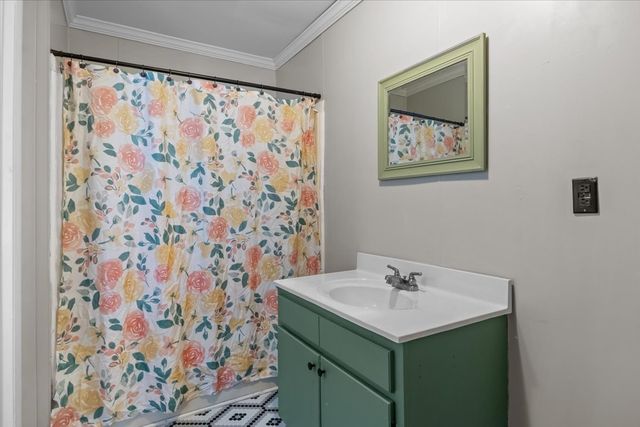 102 Sutton Ave, Waverly, TN 37185