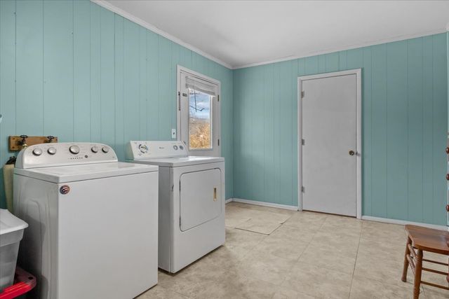 102 Sutton Ave, Waverly, TN 37185