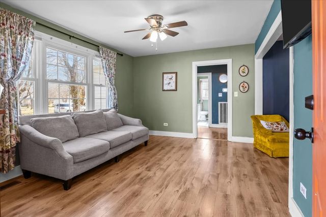 102 Sutton Ave, Waverly, TN 37185