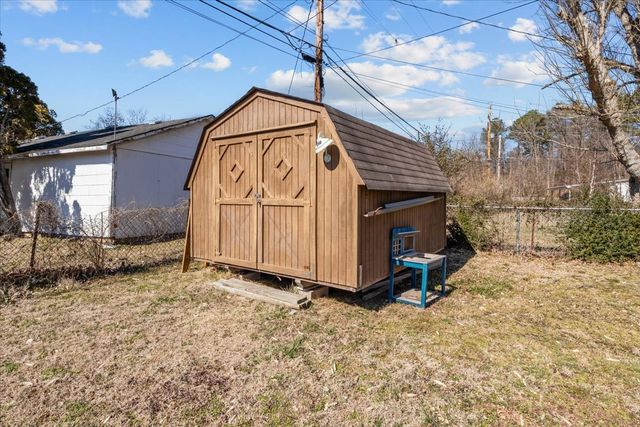 102 Sutton Ave, Waverly, TN 37185