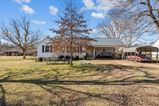 102 Sutton Ave, Waverly, TN 37185