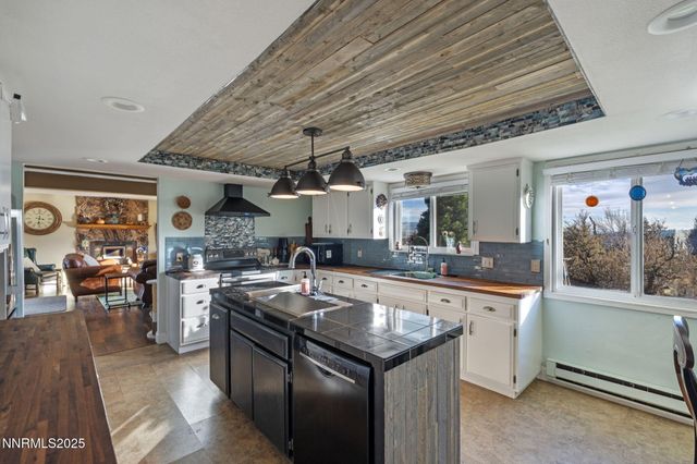 5595 Goldenrod Drive, Reno, NV 89511