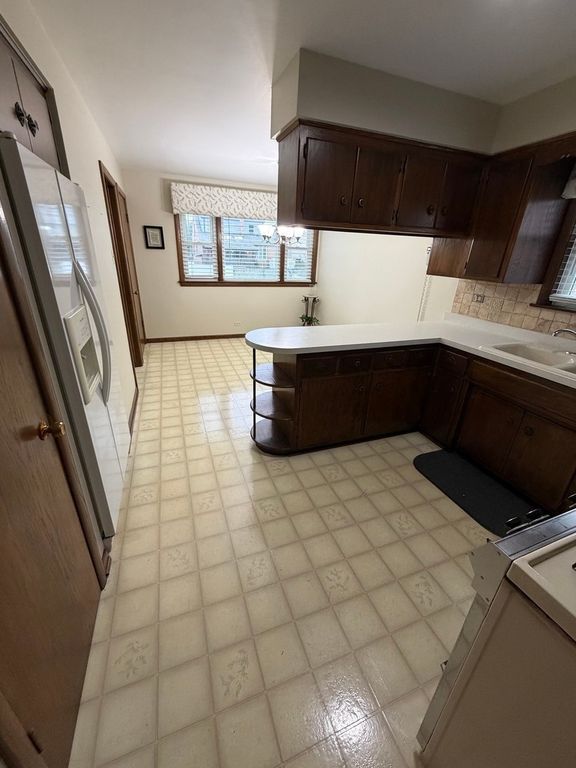 2822 W 102nd Place, Evergreen Park, IL 60805 — photo 5